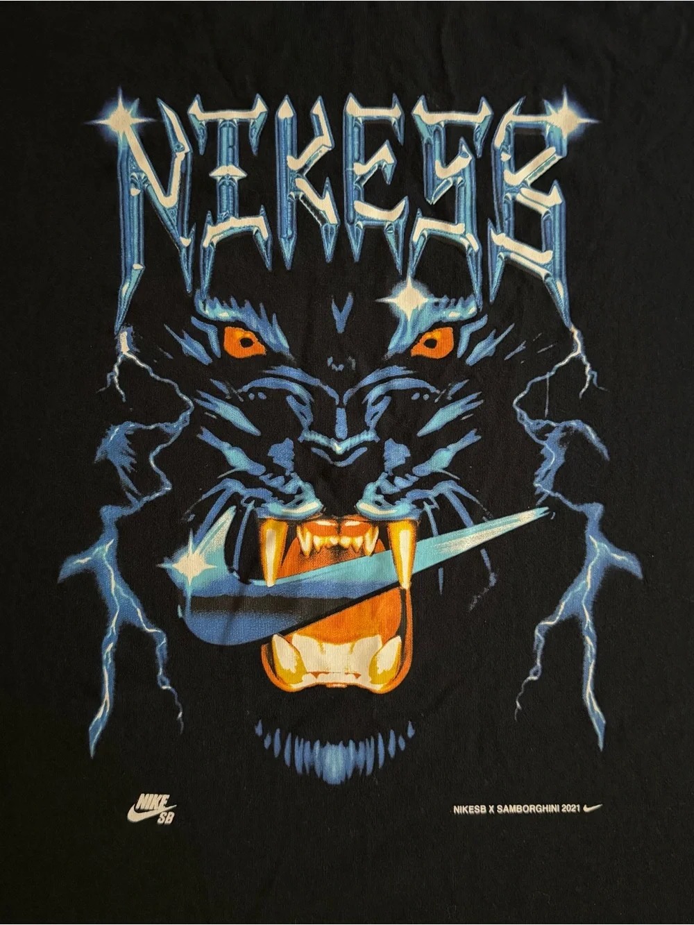 Nike SB x Samborghini T-Shirt Men L Panther Animal Predator Mountain Crew Neck